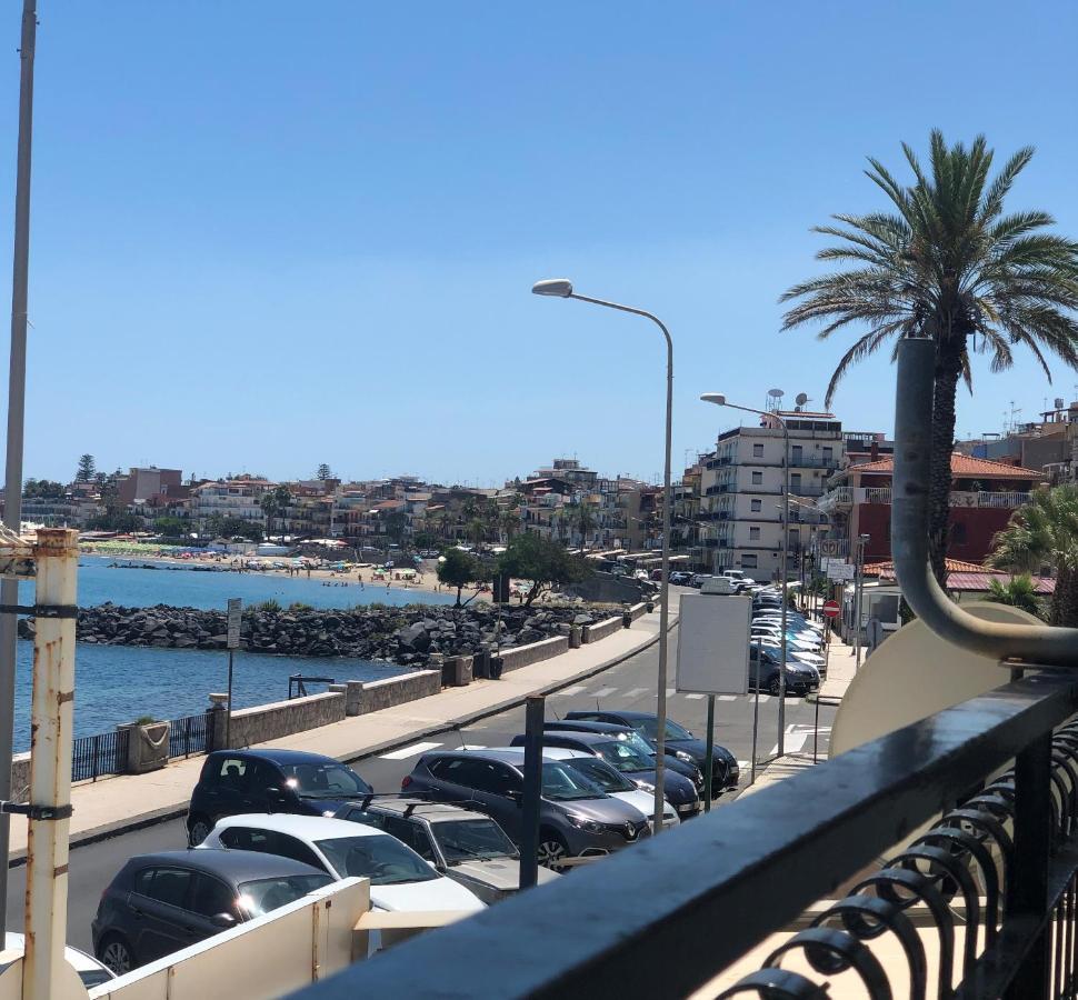 Vacanzenaxos - Casa Frontemare Διαμέρισμα Giardini Naxos Εξωτερικό φωτογραφία
