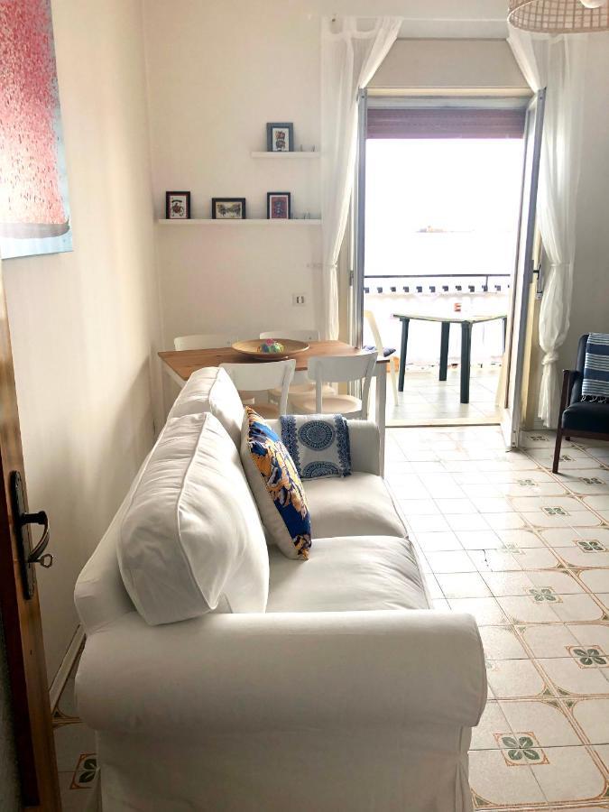 Vacanzenaxos - Casa Frontemare Διαμέρισμα Giardini Naxos Εξωτερικό φωτογραφία