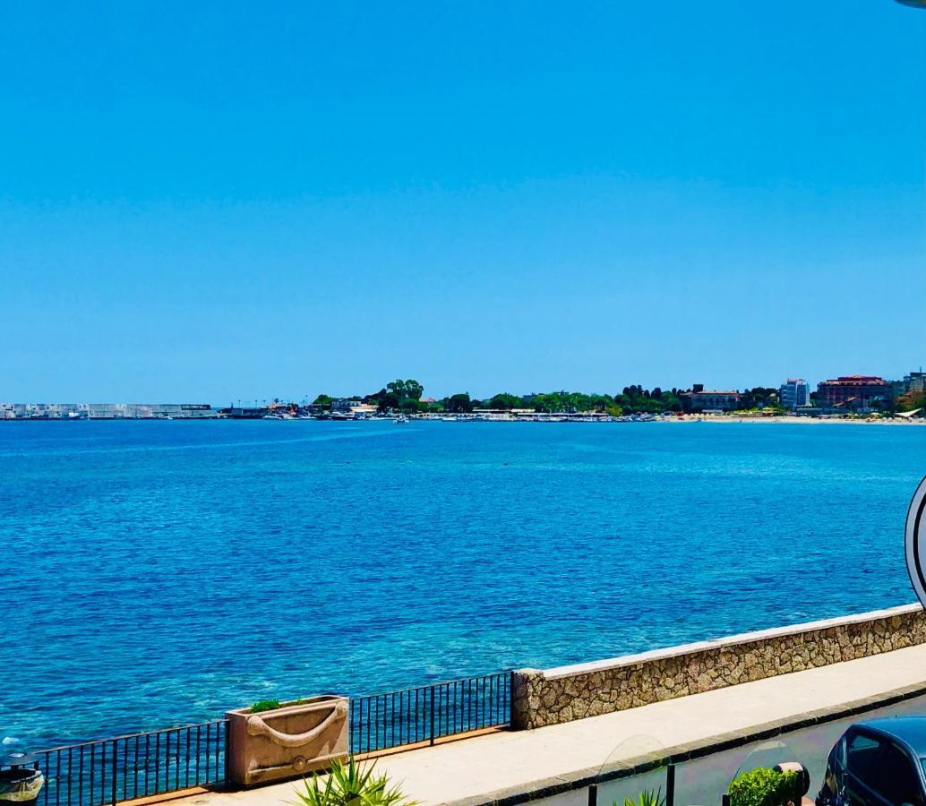 Vacanzenaxos - Casa Frontemare Διαμέρισμα Giardini Naxos Εξωτερικό φωτογραφία
