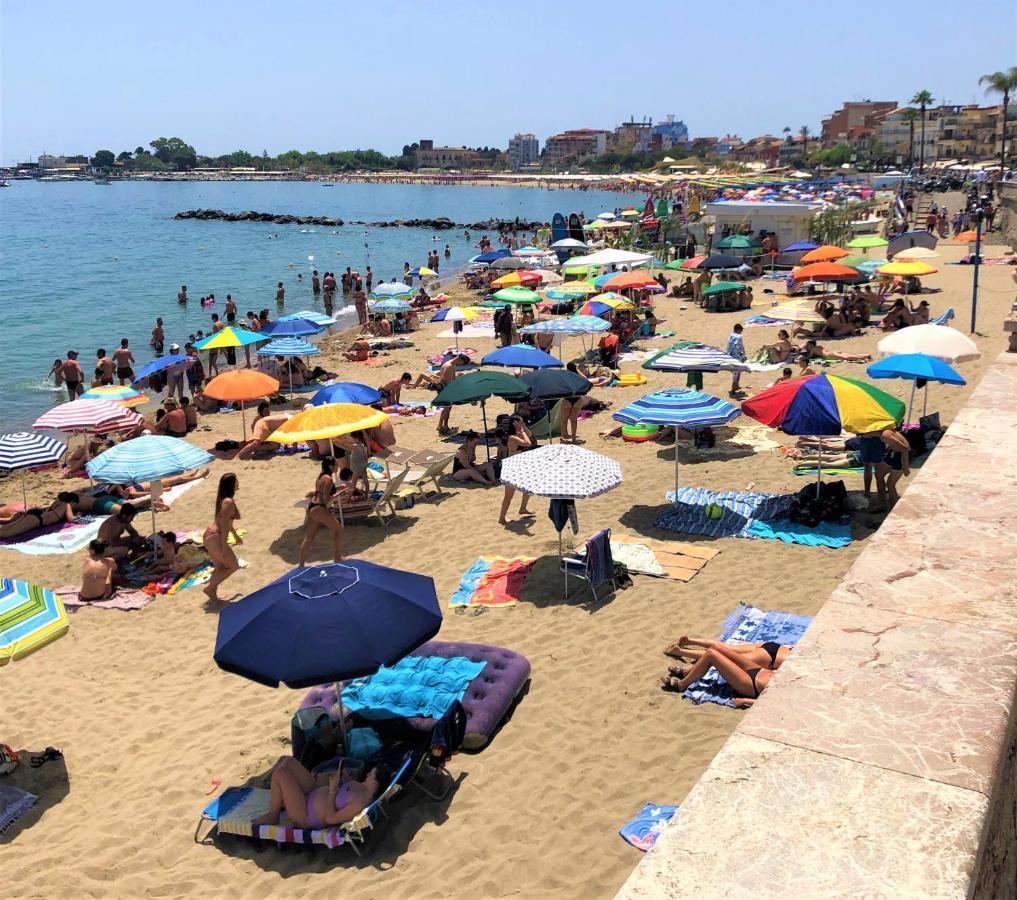 Vacanzenaxos - Casa Frontemare Διαμέρισμα Giardini Naxos Εξωτερικό φωτογραφία